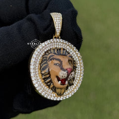 Lion Head Pendant – Gold Round Medallion